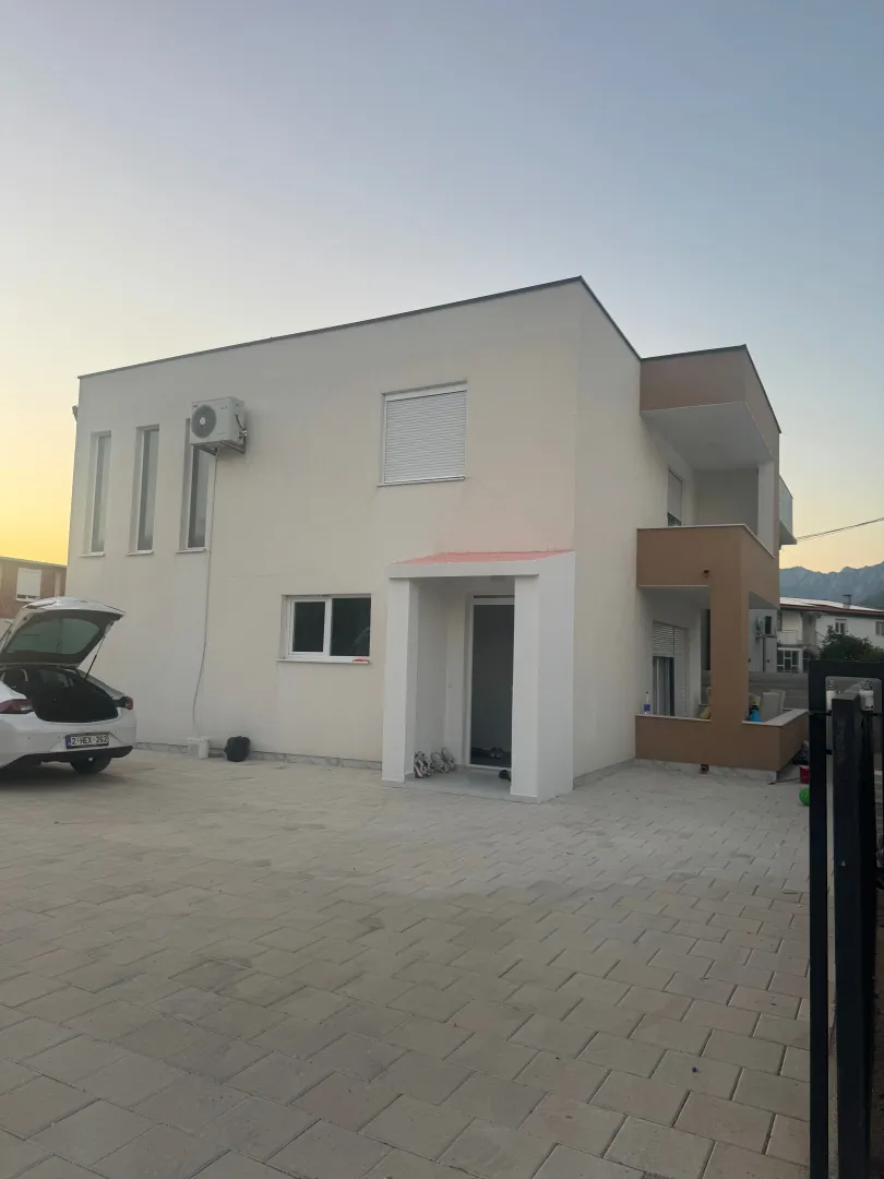 Izdavanje, kuća, 170m², Zaljevo, Bar