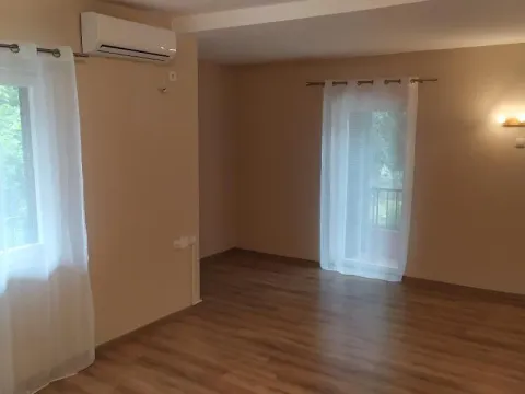 Rent, two bedroom apartment, 90m², Gorica C, Podgorica - image 4