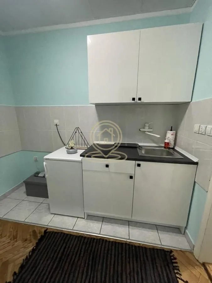 Izdavanje, jednosoban stan, 30m², Centar, Novi Sad