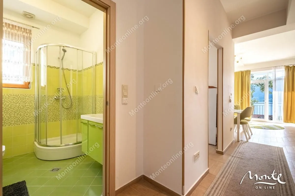 Prodaja, dvosoban stan, 105m², Orahovac, Kotor