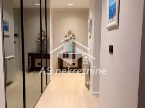 Izdavanje, četvorosoban stan, 103m², Stari Grad, Beograd - image 19