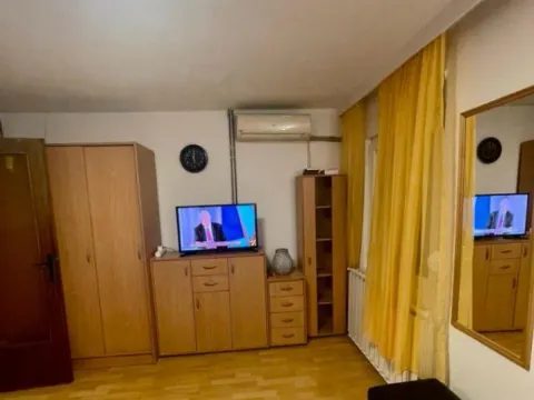 Rent, one bedroom apartment, 40m², Vračar Sve Podlokacije, Beograd - image 3