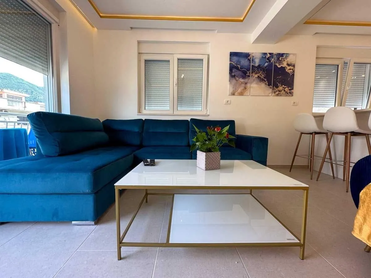 Rent, one bedroom apartment, 53m², Centar, Tivat