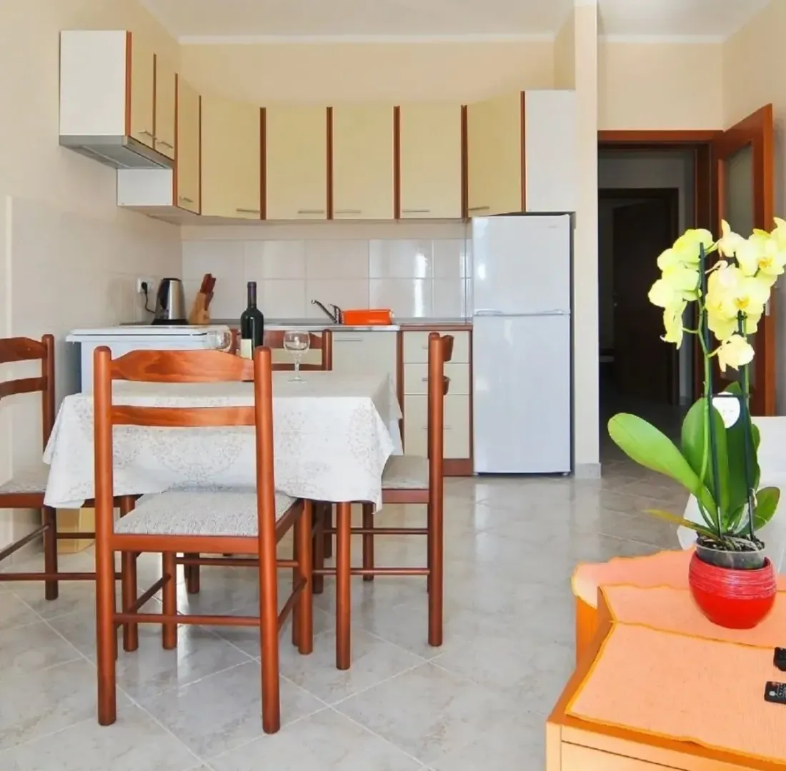 Rent, one bedroom apartment, 48m², Seljanovo, Tivat