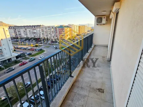 Prodaja, dvosoban stan, 72m², Stari Aerodrom, Podgorica - image 11