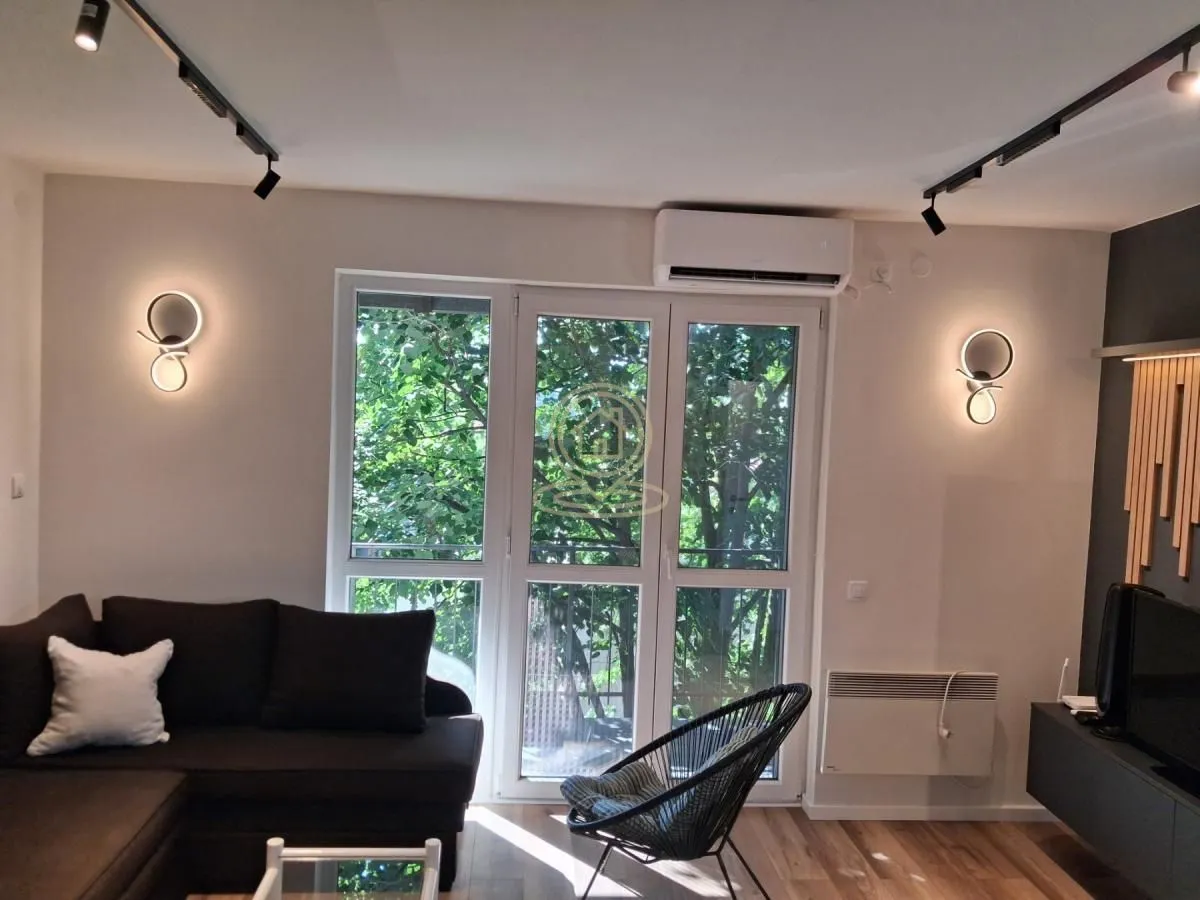 Rent, two bedroom apartment, 55m², Vračar Sve Podlokacije, Beograd