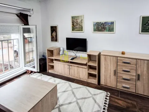 Izdavanje, garsonjera, 25m², Dalmatinska ulica, Podgorica - image 4