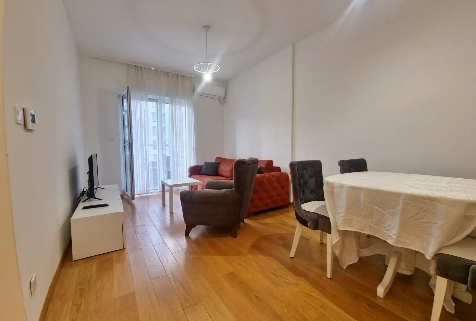 Izdavanje, jednosoban stan, 45m², Budva, Crna Gora