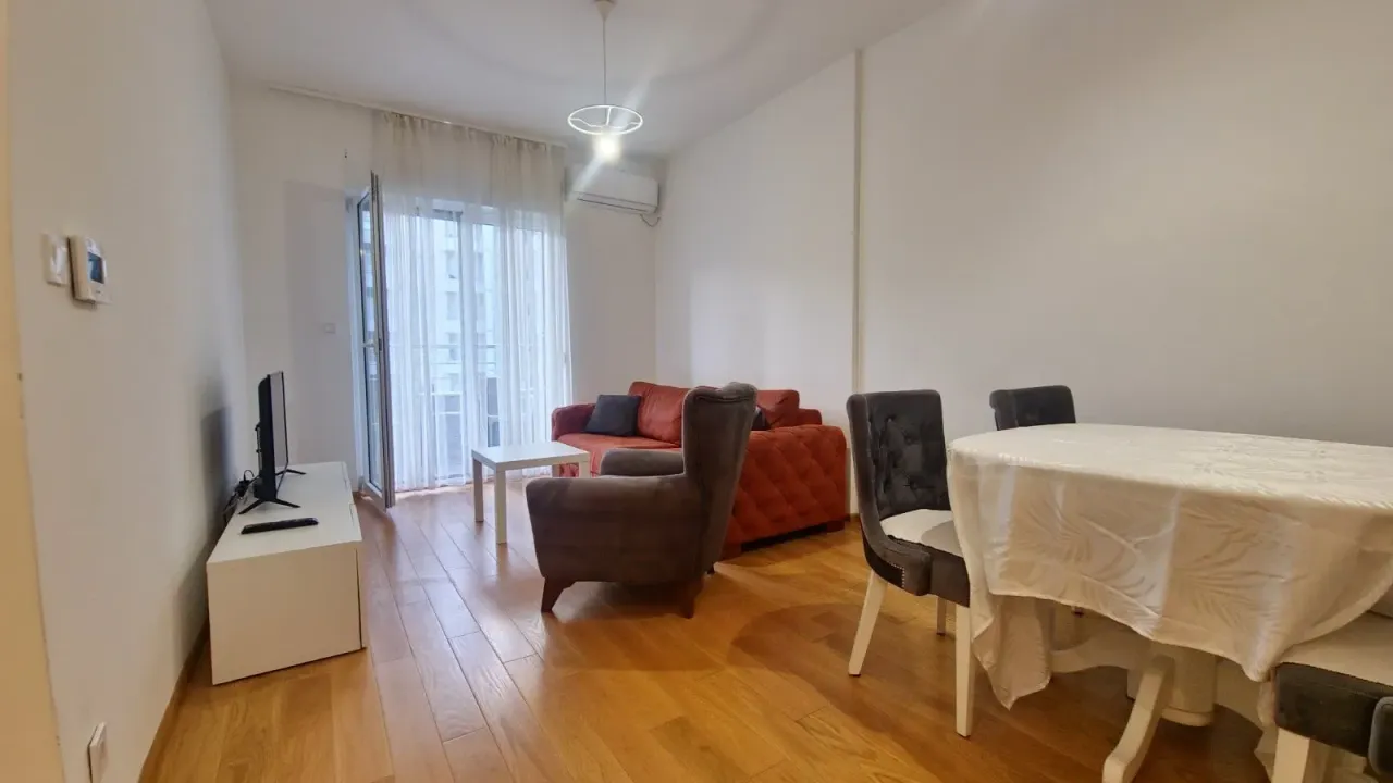Izdavanje, jednosoban stan, 45m², Budva, Crna Gora