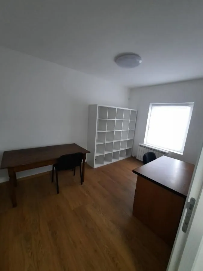 Izdavanje, trosoban stan, 69m², Rupčine, Beograd