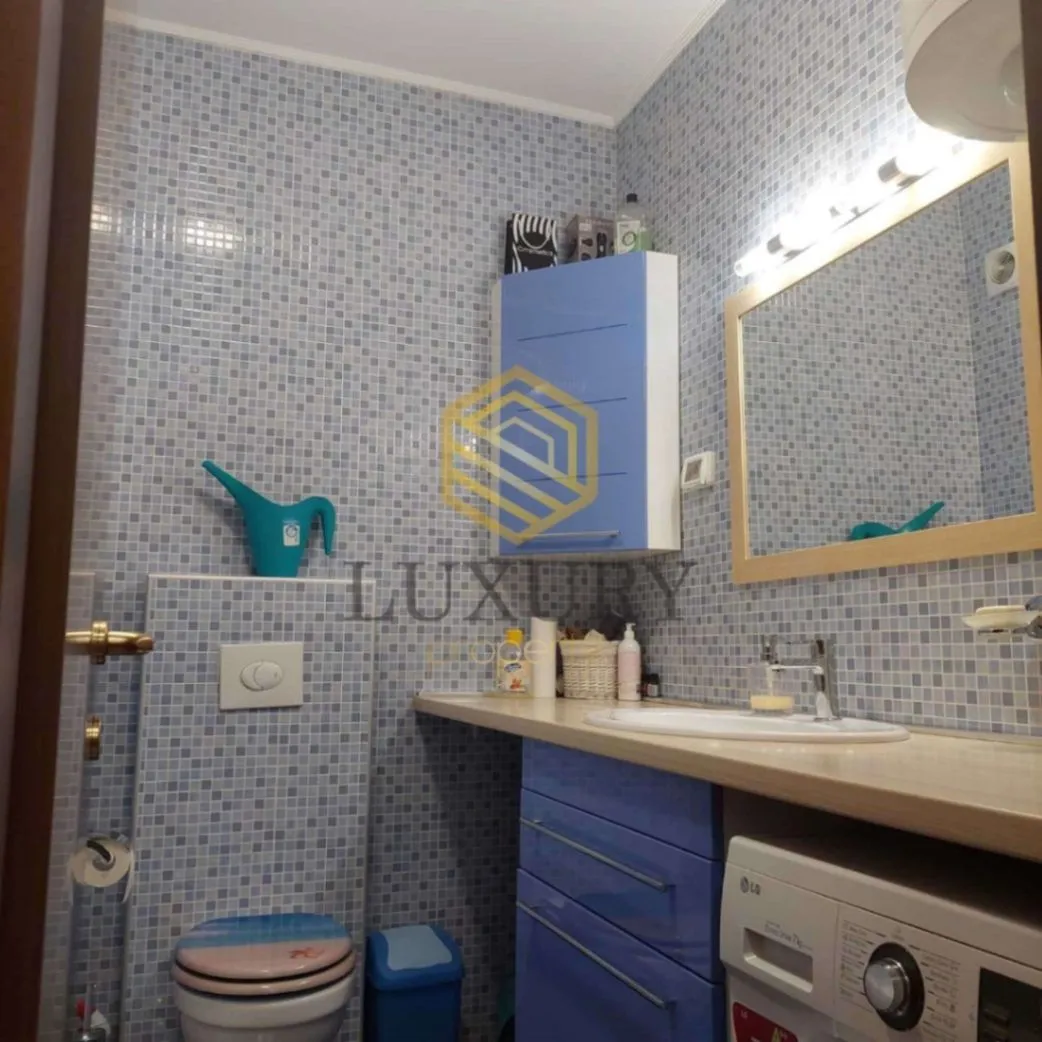 Izdavanje, dvosoban stan, 88m², City Kvart, Podgorica