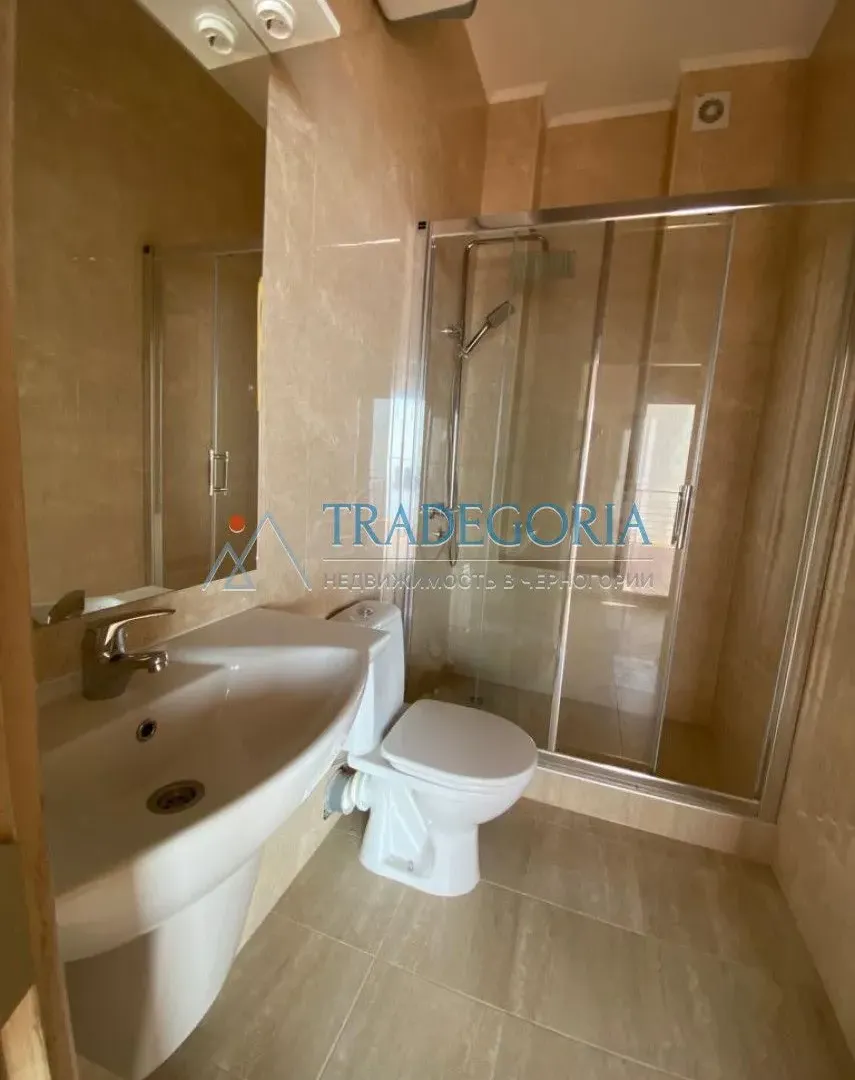 Prodaja, trosoban stan, 227m², Dobra Voda, Bar