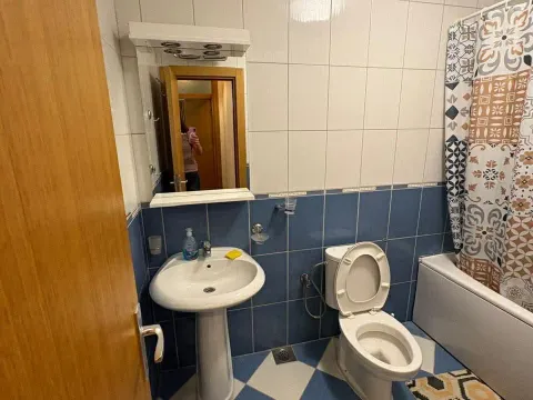 Izdavanje, dvosoban stan, 98m², Centar, Bar - image 9