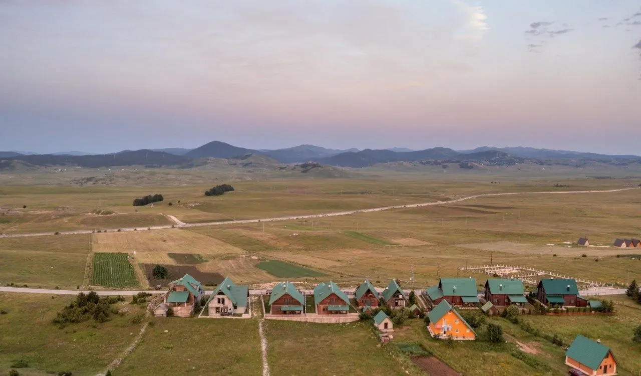 Prodaja, kuća, 300m², Motički gaj, Žabljak