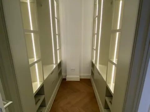 Izdavanje, četvorosoban stan, 170m², Čubura, Beograd - image 12