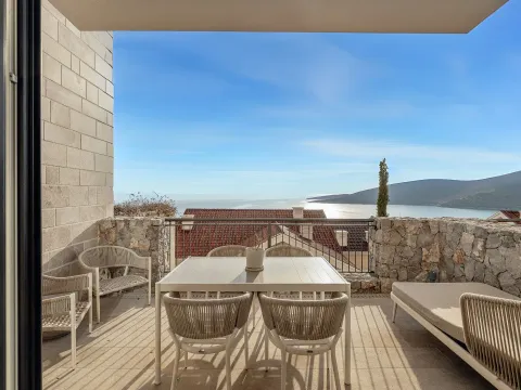 Stan in Luštica Bay