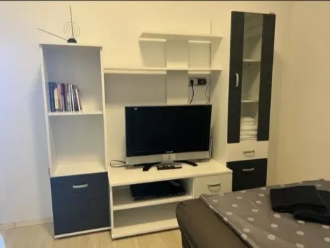 Izdavanje, dvosoban stan, 100m², Šušanj, Bar - image 6