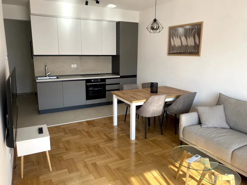 Rent, one bedroom apartment, 45m², Centar, Tivat