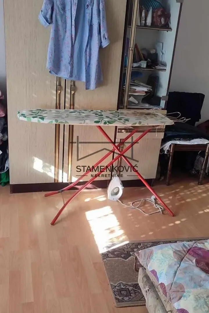 Prodaja, kuća, 330m², Veternik, Novi Sad Sve Podlokacije