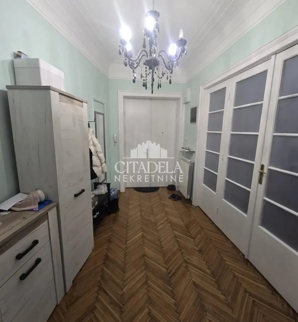 Rent, four bedroom apartment, 131m², Stari Grad, Beograd