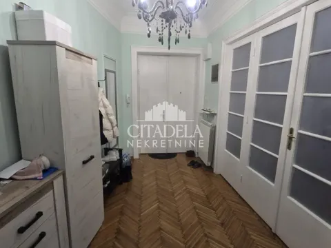 Izdavanje, četvorosoban stan, 131m², Stari Grad, Beograd - image 10