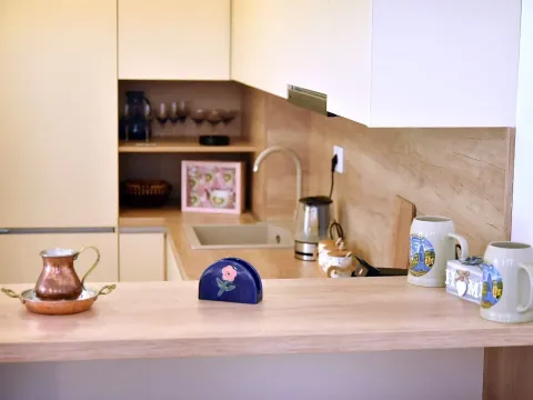 Izdavanje, dvosoban stan, 60m², Bečići, Budva - image 5