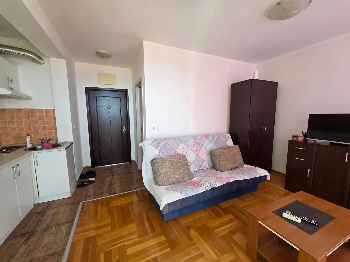 Rent, studio apartment, 30m², Bečići, Budva