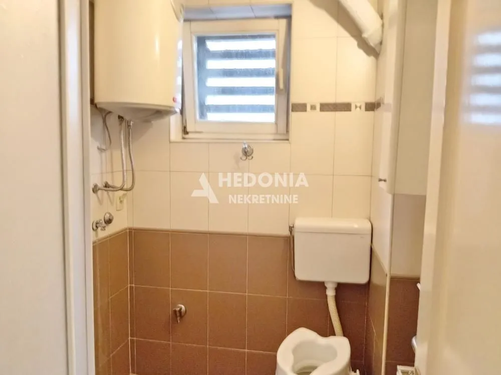 Prodaja, trosoban stan, 70m², Vračar Hram, Vračar Sve Podlokacije