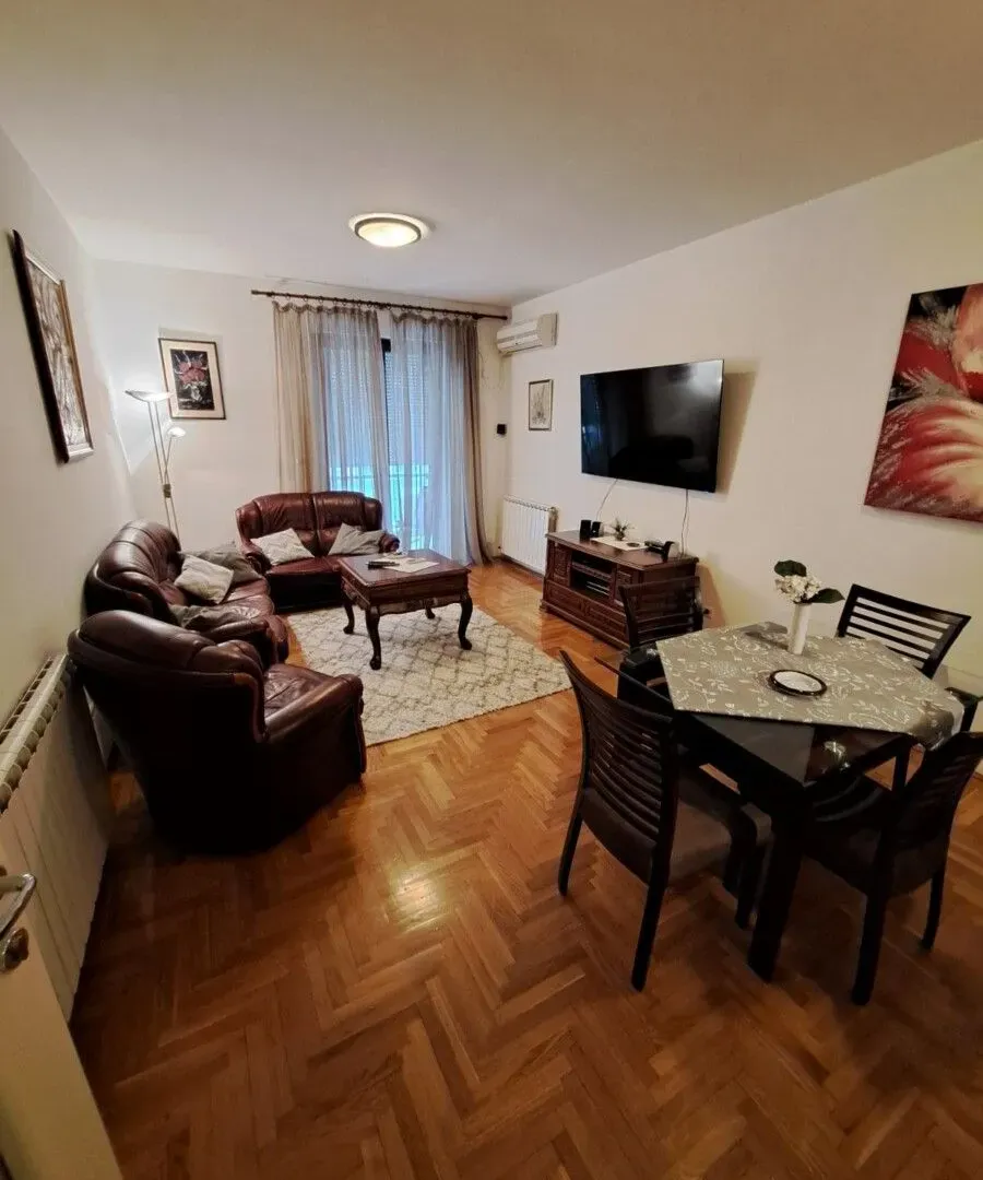 Izdavanje, dvosoban stan, 75m², Preko Morače, Podgorica