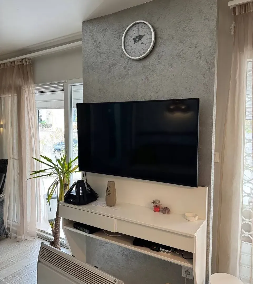 Izdavanje, dvosoban stan, 75m², Centar, Tivat