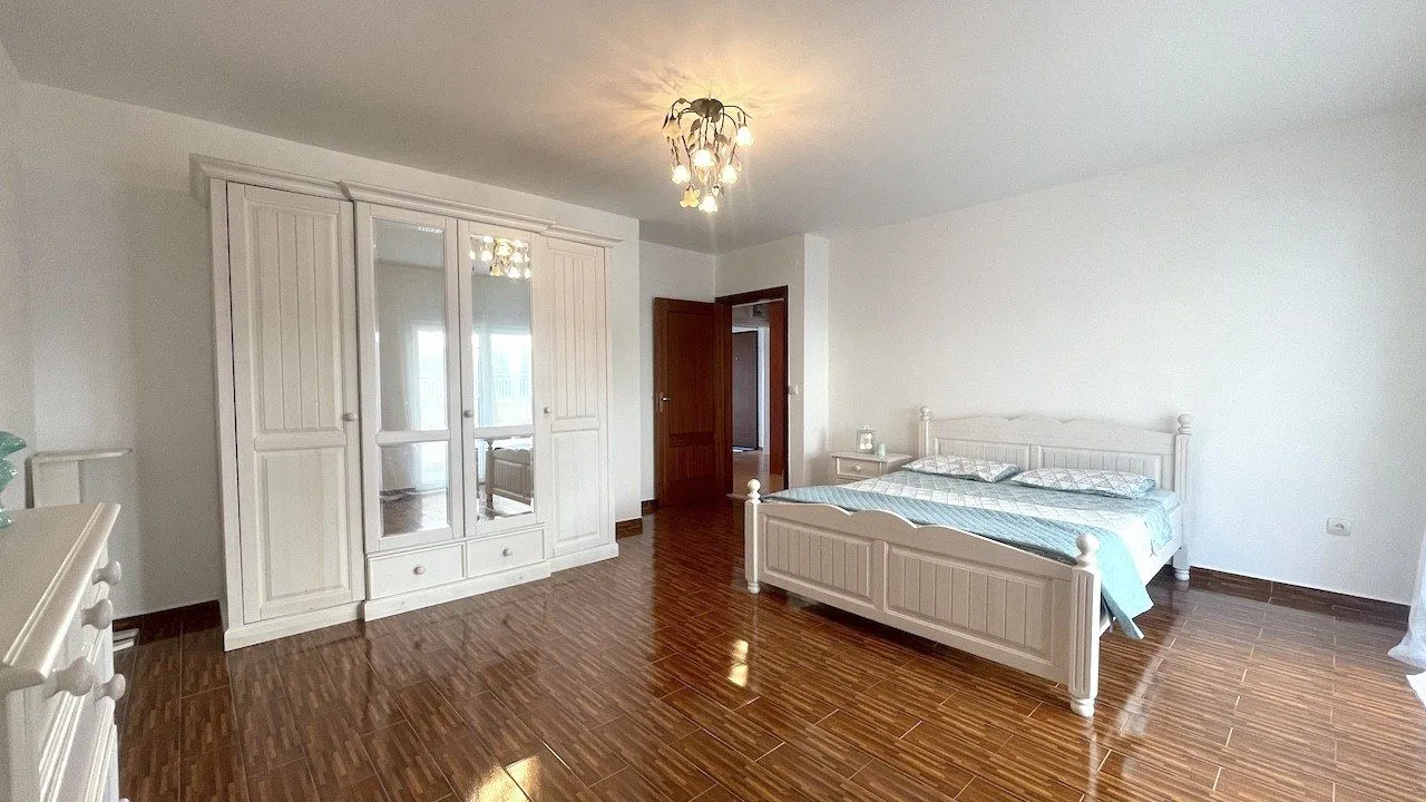 Prodaja, trosoban stan, 138m², Lazi, Budva