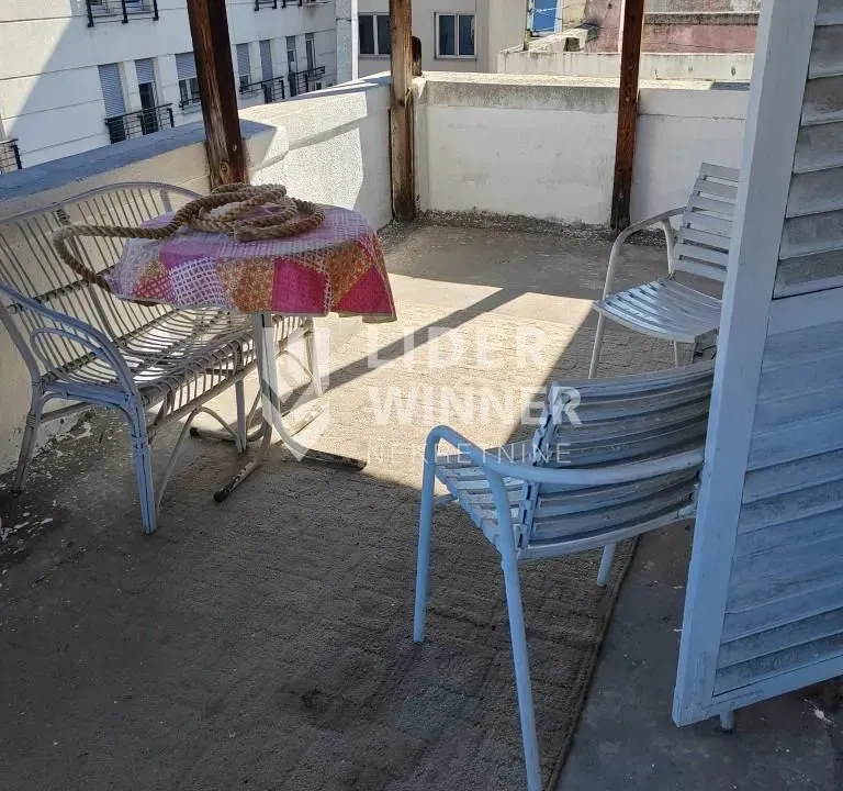 Izdavanje, dvosoban stan, 72m², Vračar Hram, Vračar Sve Podlokacije