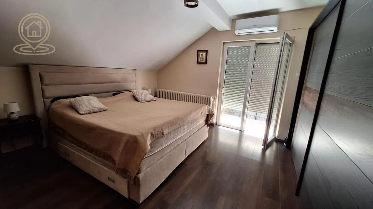 Rent, office space, 320m², Medijana, Niš