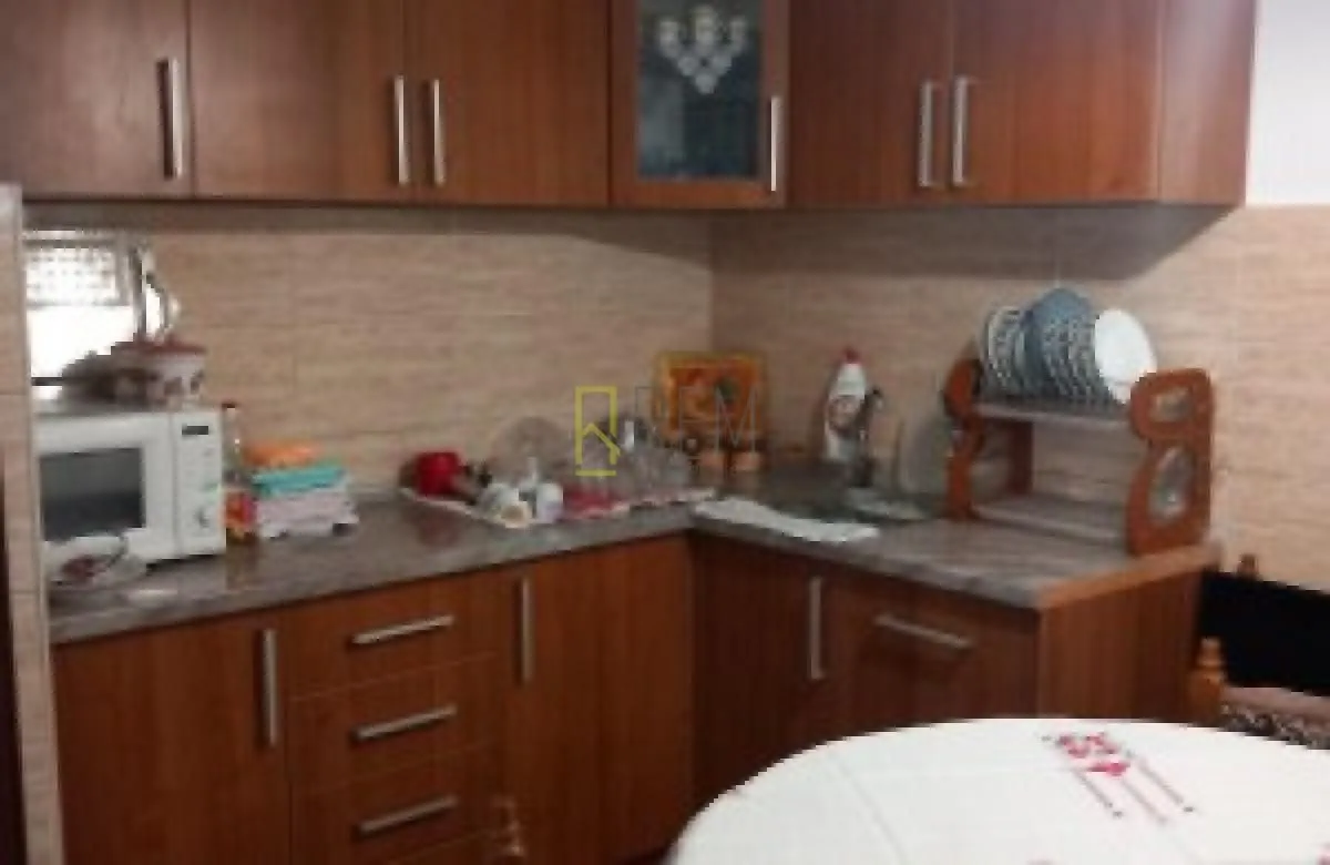 Izdavanje, kuća, 120m², Kunje, Bar