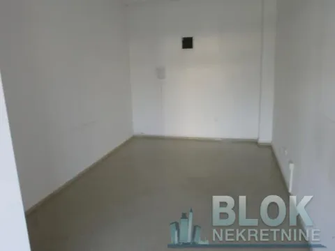 Empty unfurnished room with white walls. - image 5
