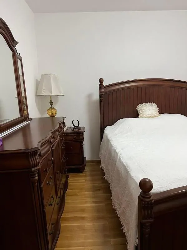 Izdavanje, kuća, 400m², Zlatica, Podgorica