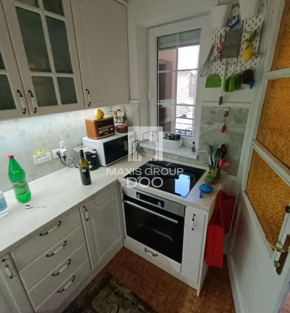 Sale, three bedroom apartment, 96m², Kalenić Pijaca, Vračar Sve Podlokacije