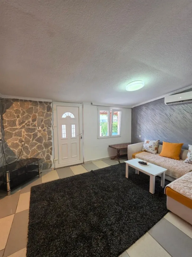Rent, house, 60m², Stari Aerodrom, Podgorica