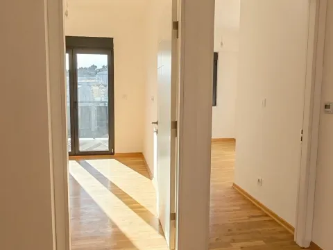 Rent, office space, 117m², Vezirov Most, Podgorica - image 17