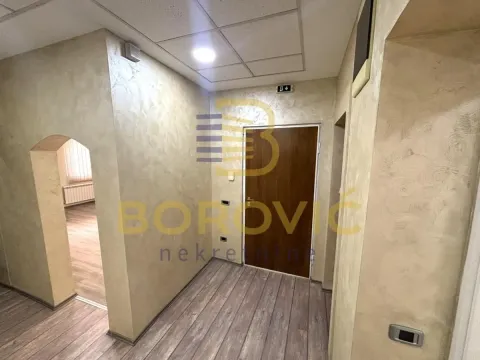 Izdavanje, trosoban stan, 82m², Botanička Bašta, Palilula Sve Podlokacije - image 6