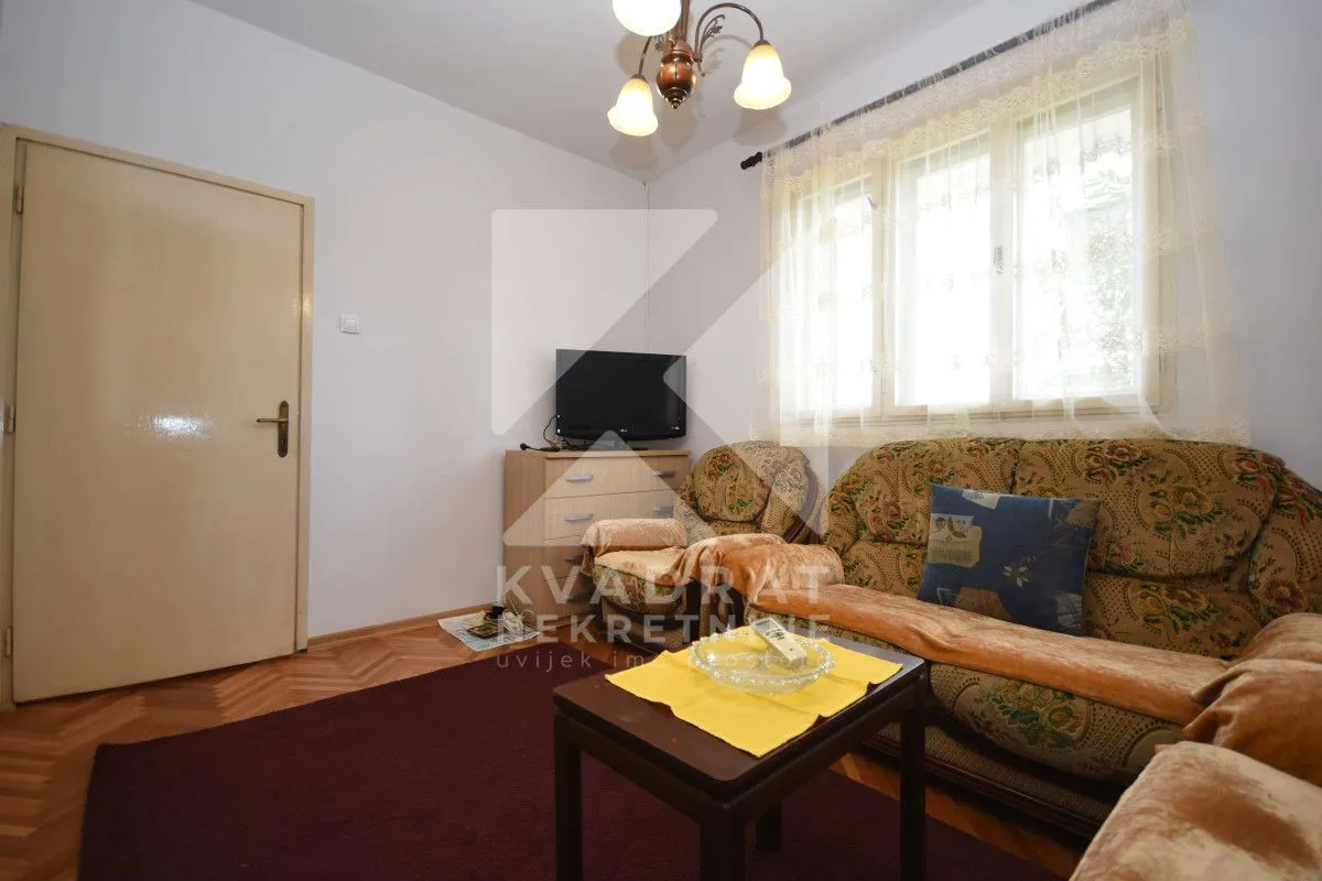 Izdavanje, dvosoban stan, 55m², Tološi, Podgorica
