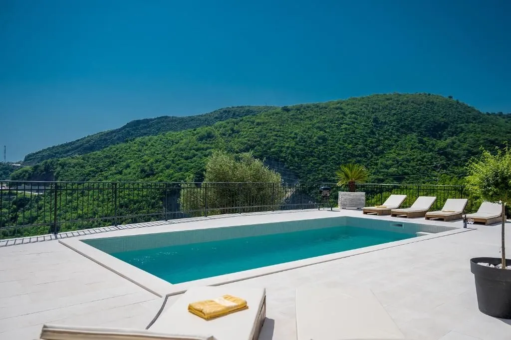 Prodaja, kuća, 150m², Bečići, Budva