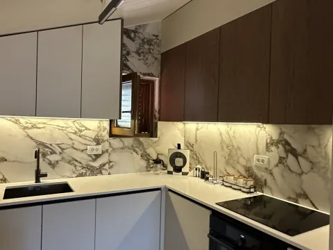 Rent, three bedroom apartment, 90m², Kotor, Crna Gora - image 6