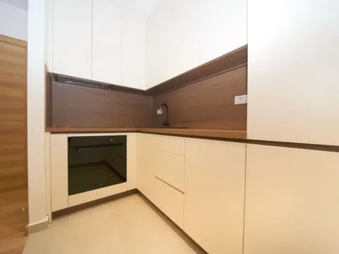Izdavanje, jednosoban stan, 46m², City Kvart, Podgorica - image 1