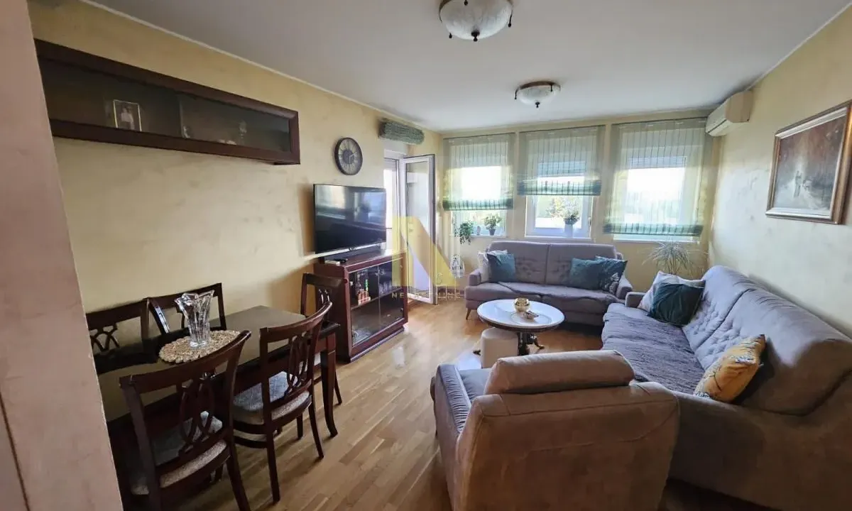 Izdavanje, četvorosoban stan, 72m², Socijalno, Novi Sad Sve Podlokacije