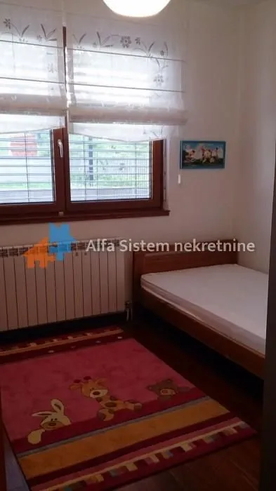 Izdavanje, trosoban stan, 95m², Savski Venac, Beograd