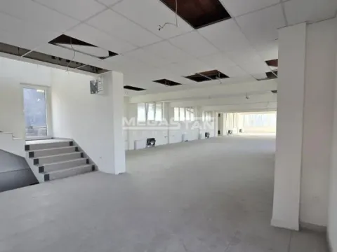 Rent, office space, 1200m², Žarkovo, Beograd