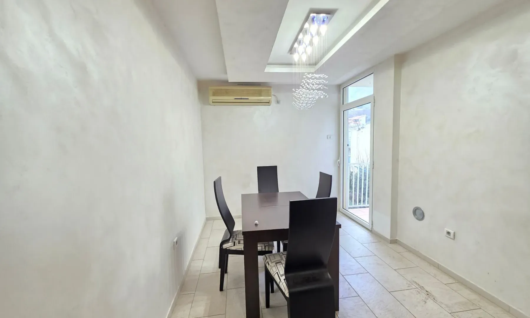 Prodaja, trosoban stan, 100m², Petrovac, Budva