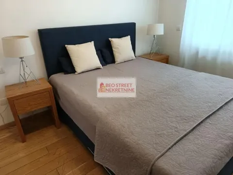 Izdavanje, trosoban stan, 80m², Slavija, Vračar Sve Podlokacije - image 4