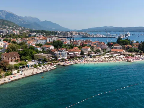 Izdavanje, trosoban stan, 85m², Donja Lastva, Tivat - image 17